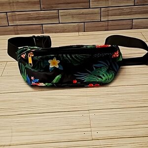 Fanny pack tropical flowers